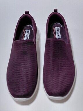 SKECHERS Women's  Air Cooled Goga Mat Slip-On   Burgundy Sneakers Size 7.5